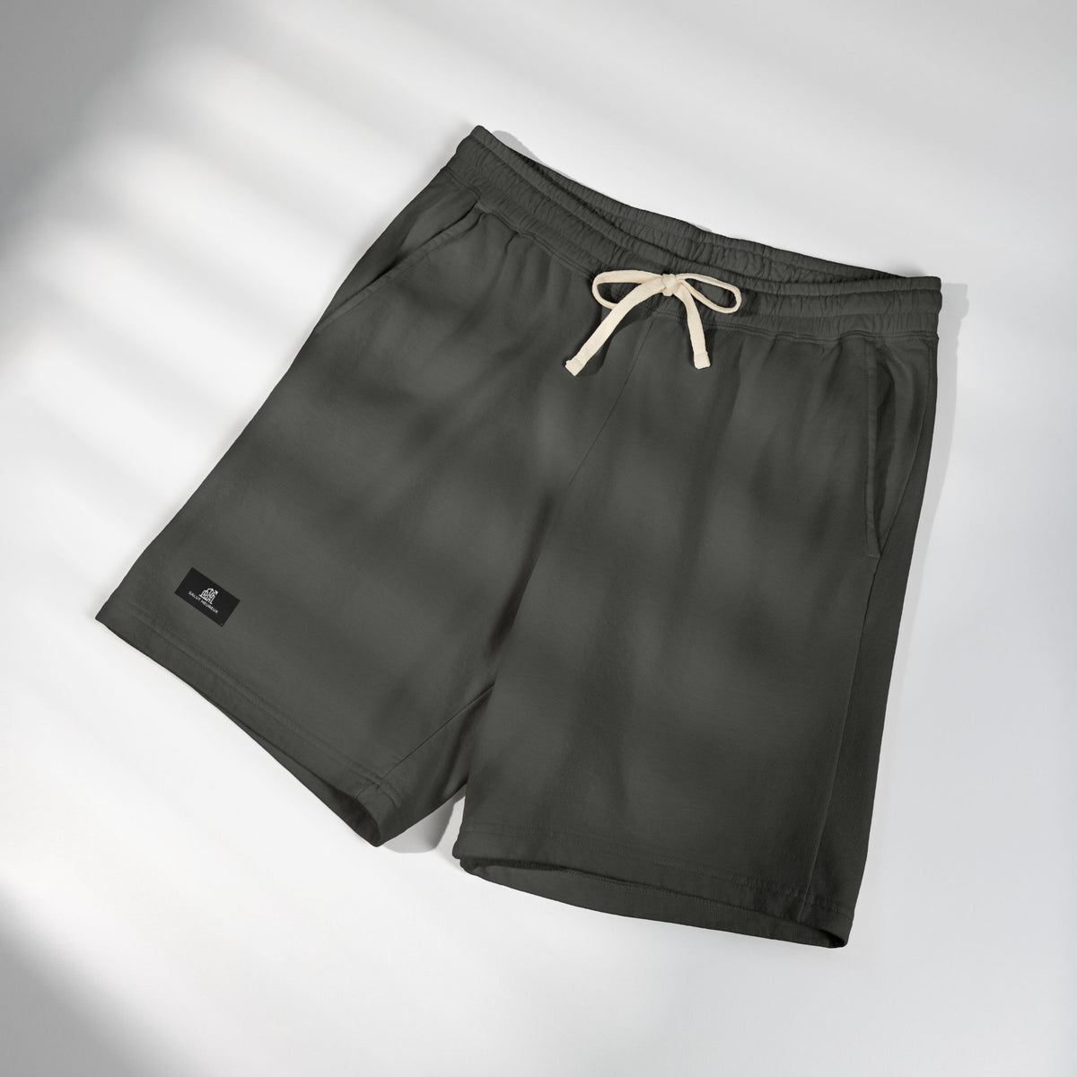 Eruptio shorts